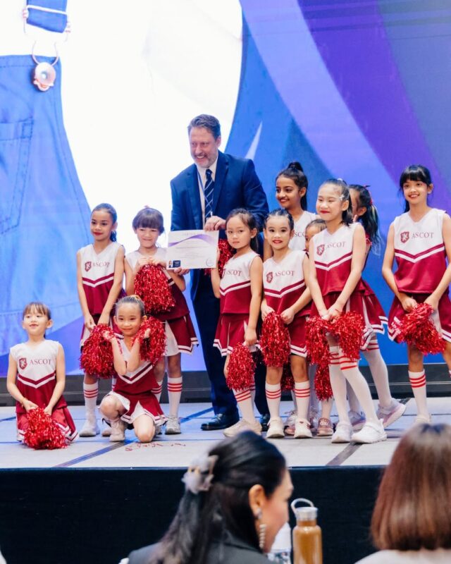 Ascot Cheerleader Team (2)