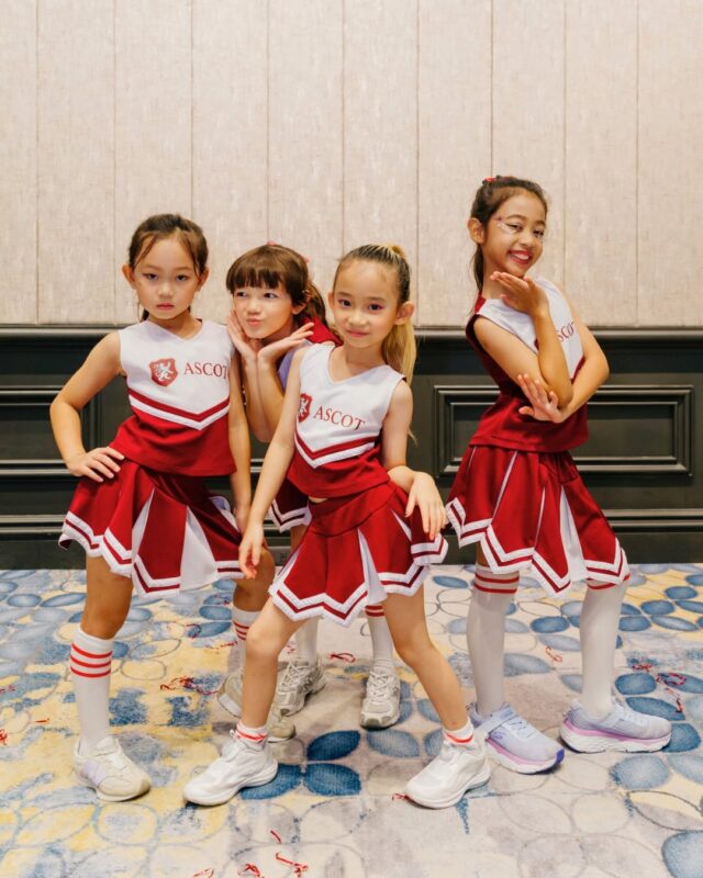 Ascot Cheerleader Team (3)