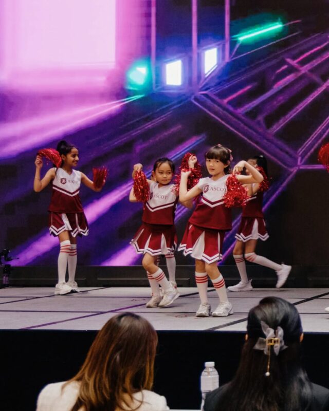 Ascot Cheerleader Team (7)