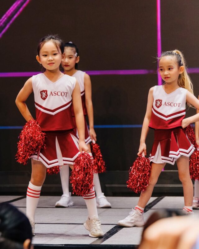 Ascot Cheerleader Team (8)