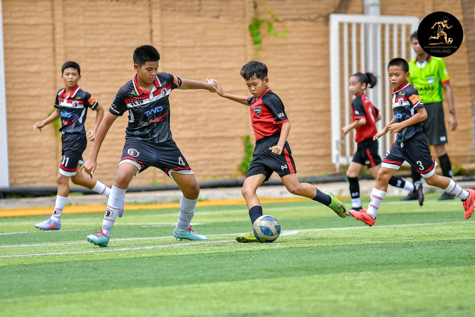 Ascot U12 Football Team Crowned Champions in Their First Tournament of the Season (10)